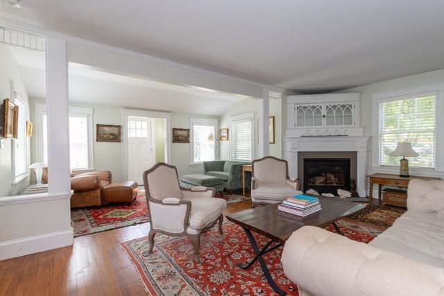 6 Willow St, Wellesley, MA 02481