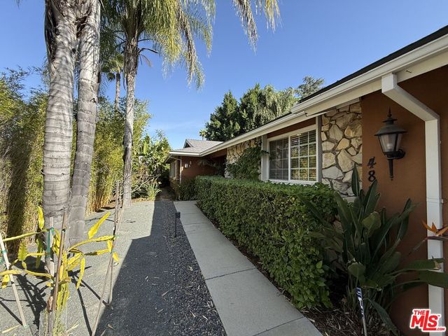 4840 Adele Ct, Woodland Hills, CA 91364