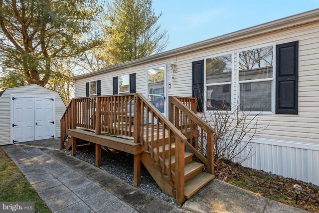 8054 Fair Breeze Dr, Severn, MD 21144