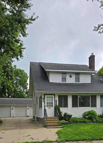 309 5th St SW, Austin, MN 55912