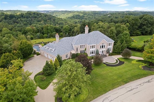 424 Heights Dr, Gibsonia, PA 15044