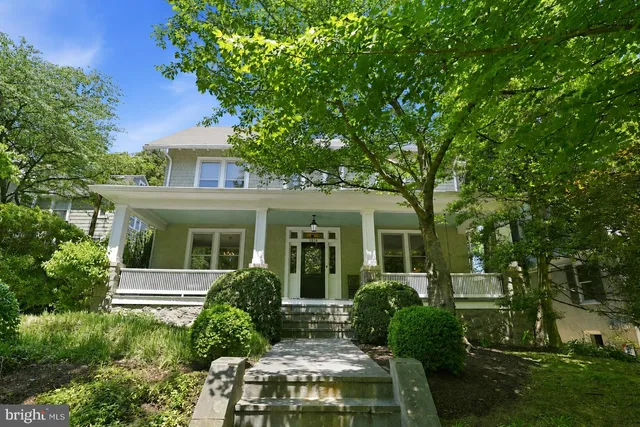 3839 Livingston St NW, Washington, DC 20015