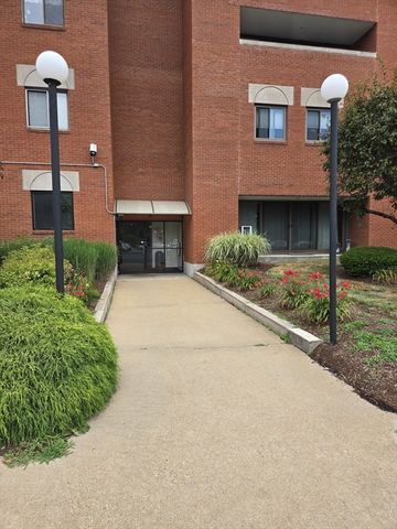 96 Old Colony Ave #160, Taunton, MA 02780