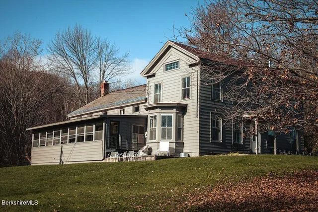 31 Mapletown Rd, Hoosick Falls, NY 12090