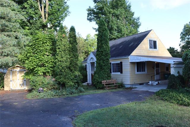 61 Buffalo Rd, Bergen, NY 14416