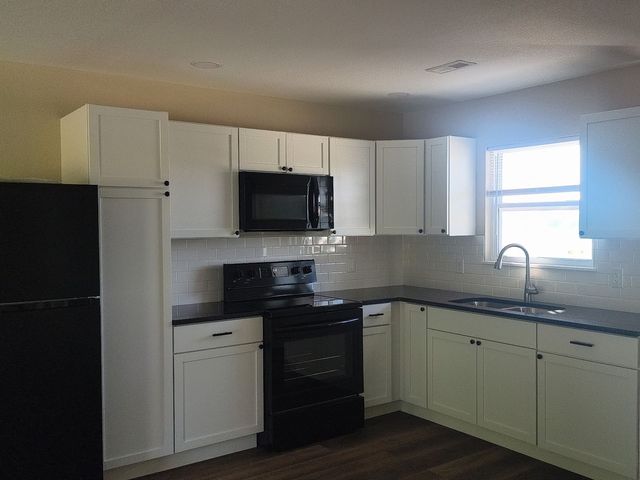 205 Victory Ln, Eldon, MO 65026