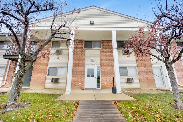 659 Fullerton Ct #9-110, Glendale Heights, IL 60139
