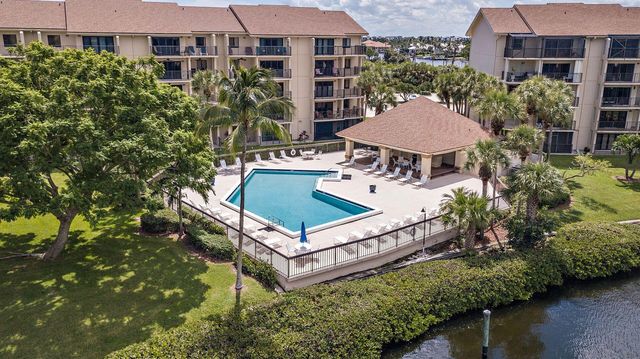 601 Seafarer Cir #302, Jupiter, FL 33477