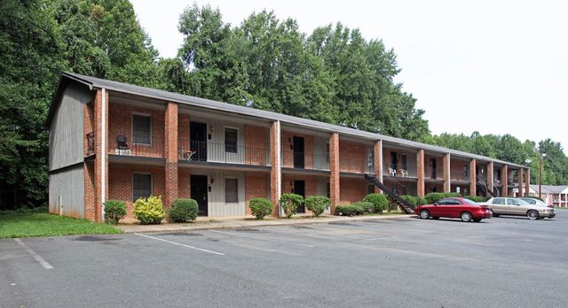 920 Delmonte Dr #M-A, Winston Salem, NC 27106