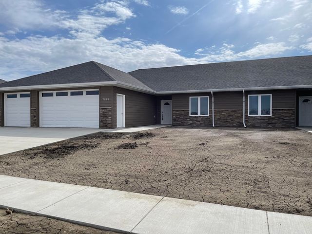 2808 Airline Ave SE, Aberdeen, SD 57401