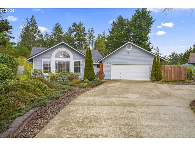 1225 Willow Ct, Florence, OR 97439