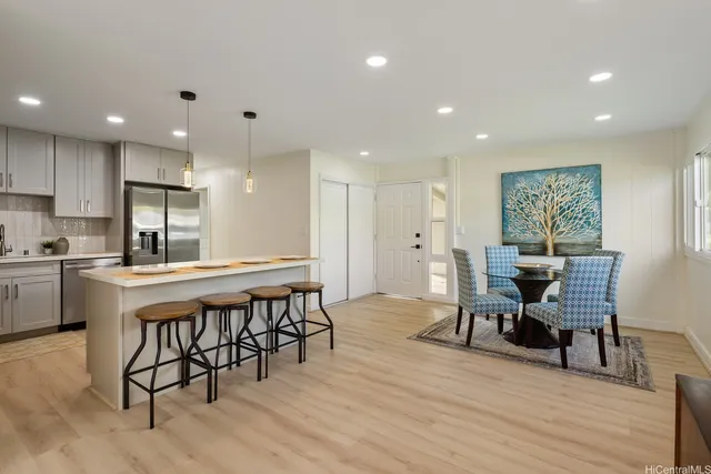 1265 Ulupuni St, Kailua, HI 96734