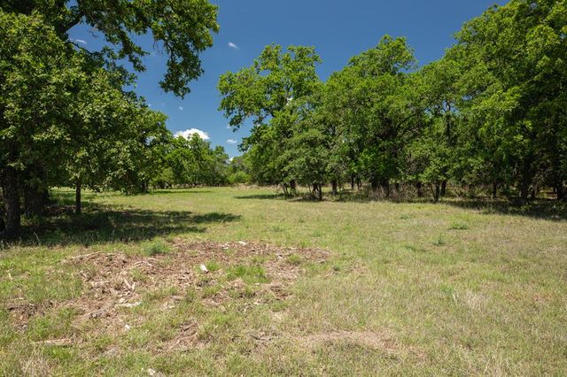 6 Baj Ln, Fredericksburg, TX 78624