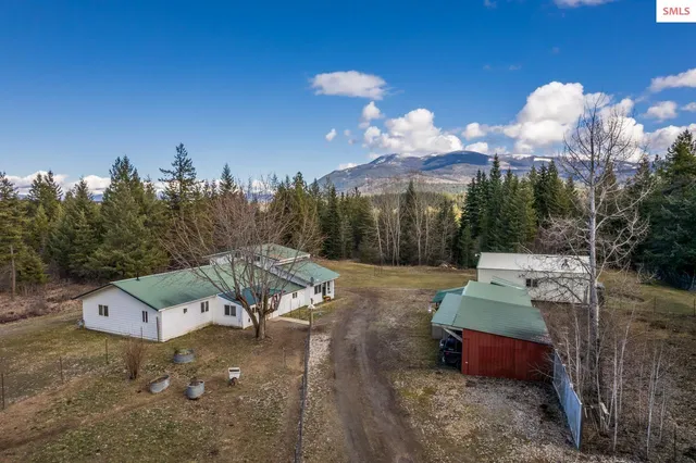 789 Sandy Ridge Rd, Naples, ID 83847