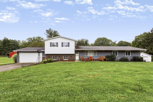 2403 Hickman Rd NE, Newark, OH 43055