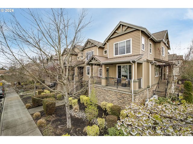 11725 NW Holly Springs Ln #102, Portland, OR 97229