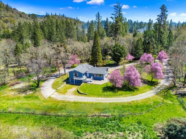 508 Copper Dr, Grants Pass, OR 97527