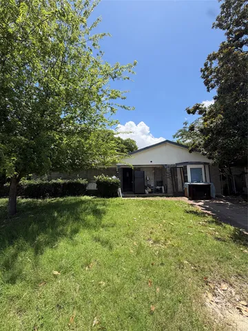 6224 Highland Hills Dr, Dallas, TX 75241