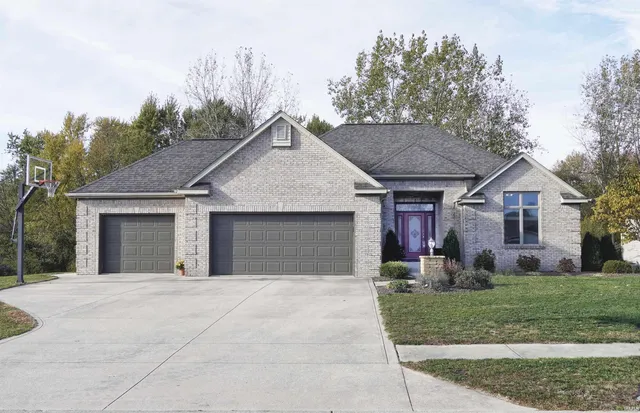 360 S  Eagle Glen Trl, Columbia City, IN 46725