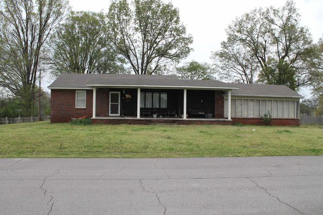 711 Ford Ave, Muscle Shoals, AL 35661