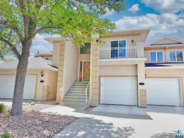 5905 S  Shadow Wood Pl, Sioux Falls, SD 57108