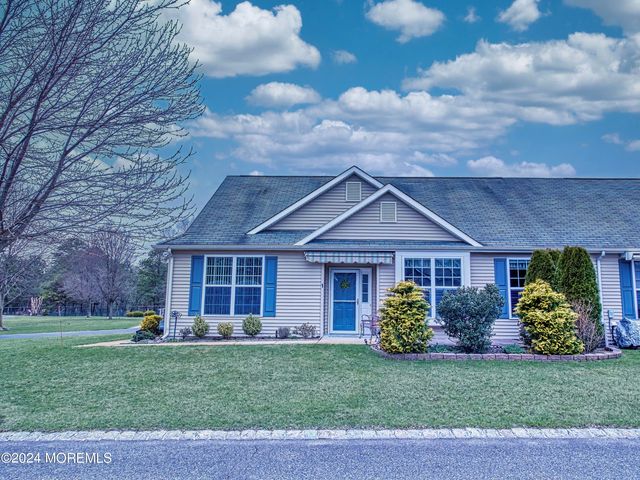 1 Walkabout Court, Whiting, NJ 08759