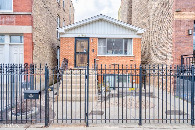 2162 N  Oakley Ave, Chicago, IL 60647