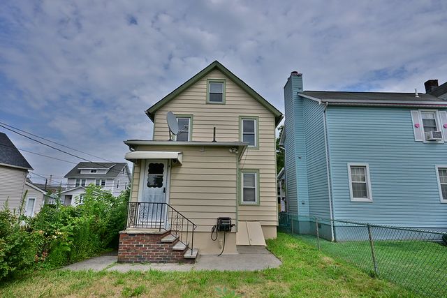 43 Christopher St, Carteret, NJ 07008