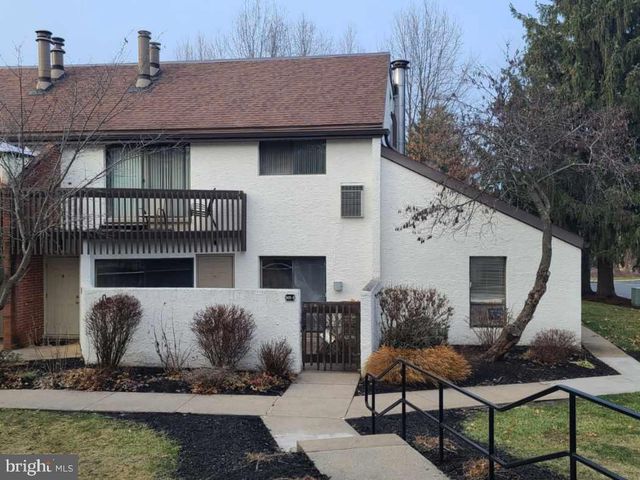 805 Stratford Dr   #8, State College, PA 16801