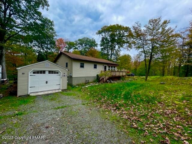 296 Lookout Point Rd, Canadensis, PA 18325