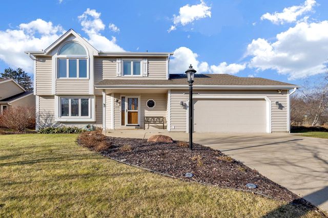 3905 South Cavendish ROAD, New Berlin, WI 53151