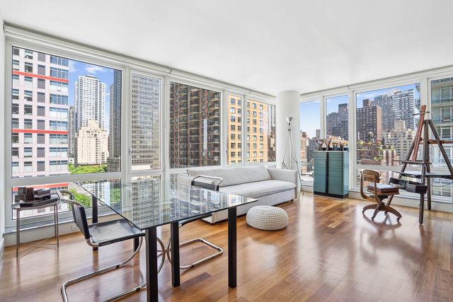 250 E  53rd St #1402, New York, NY 10022