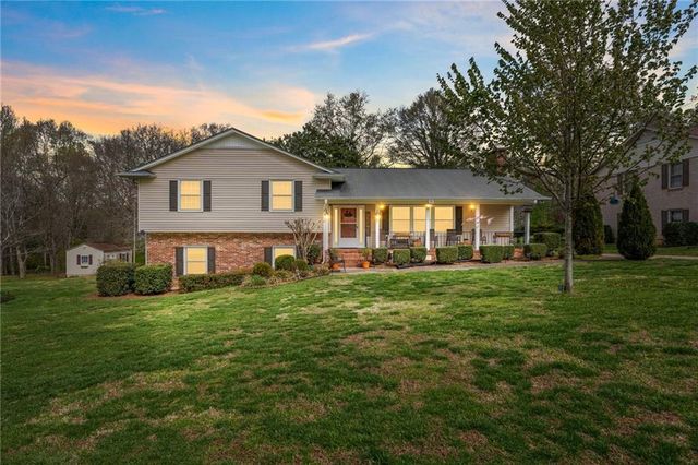 408 Old Stagecoach Rd, Easley, SC 29642