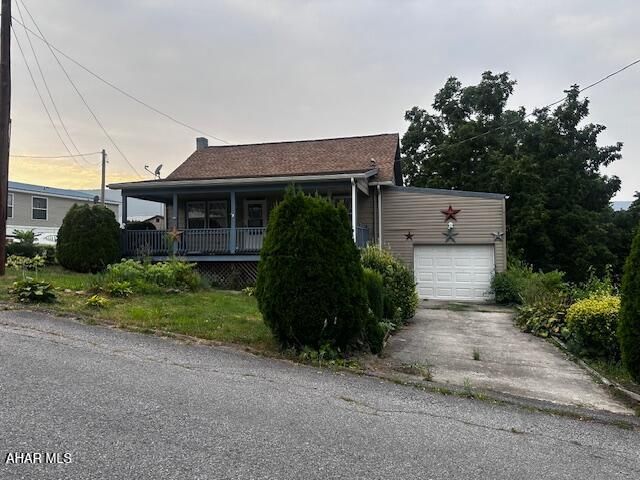 303 16th St, Saxton, PA 16678