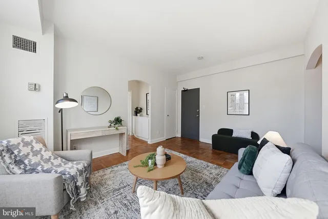 2515 K St NW #709, Washington, DC 20037