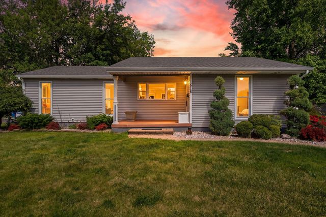 518 Merrillville Rd, Crown Point, IN 46307