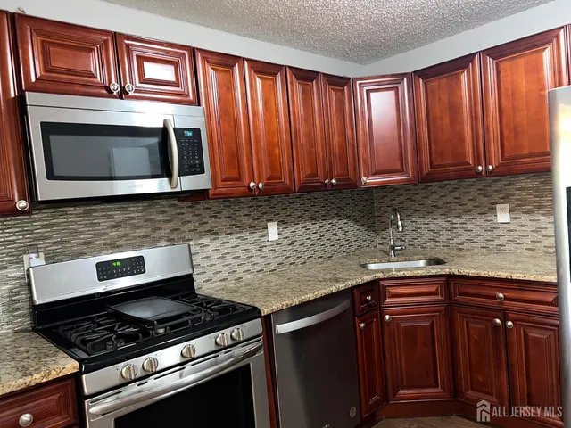 478 Witney Ct, North Brunswick, NJ 08902