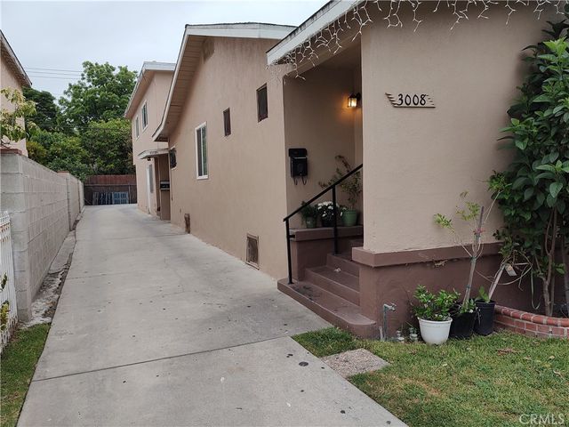 3008 S  West View St, Los Angeles, CA 90016