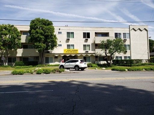 5000 Coldwater Canyon Ave #4, Sherman Oaks, CA 91423