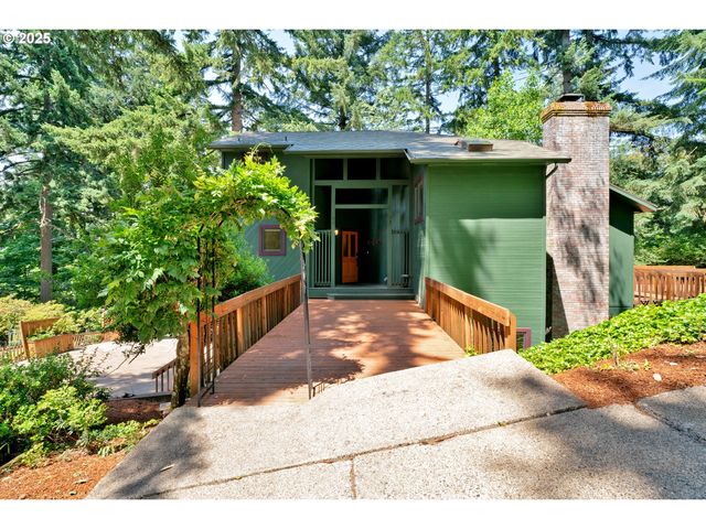 3574 Spring Blvd, Eugene, OR 97405