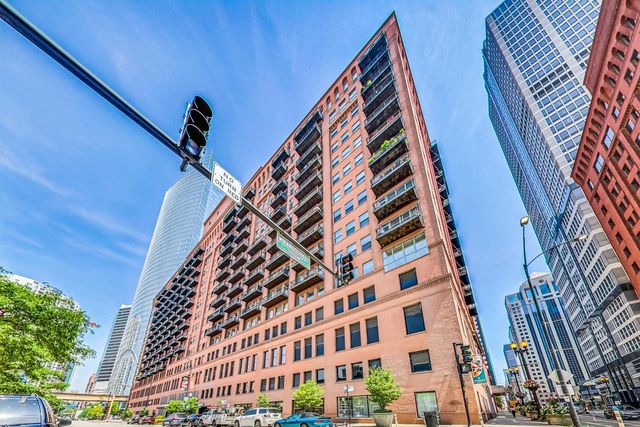 165 N  Canal St #910, Chicago, IL 60606