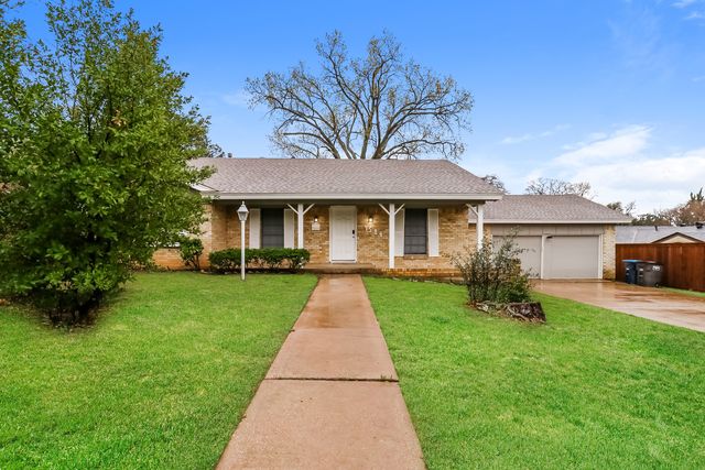 7504 Laurie Dr, Fort Worth, TX 76112