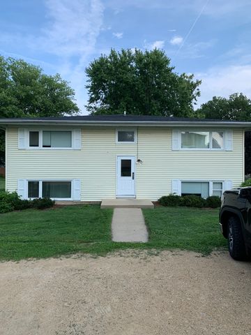 207 N  7th St #1, Oregon, IL 61061