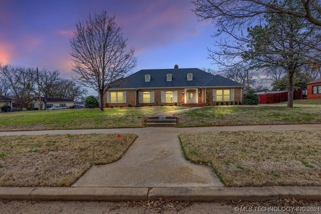 801 NW #D, Ardmore, OK 73401