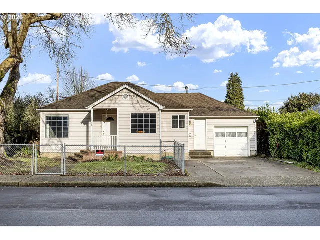 1666 W  Myrtle Ave, Roseburg, OR 97471