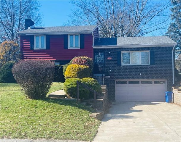 421 Franklin Heights Dr, Monroeville, PA 15146