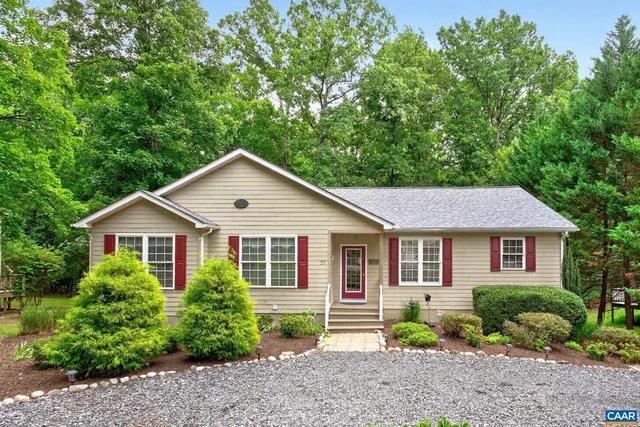 33 Hardwood Rd, Palmyra, VA 22963