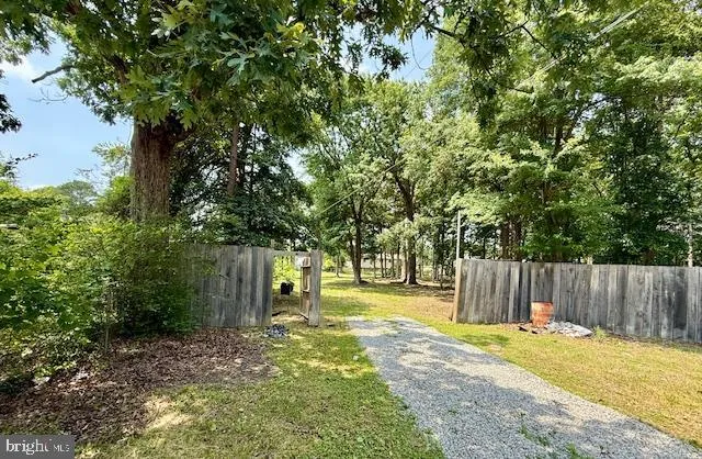 6807 Allentown Rd, Temple Hills, MD 20748