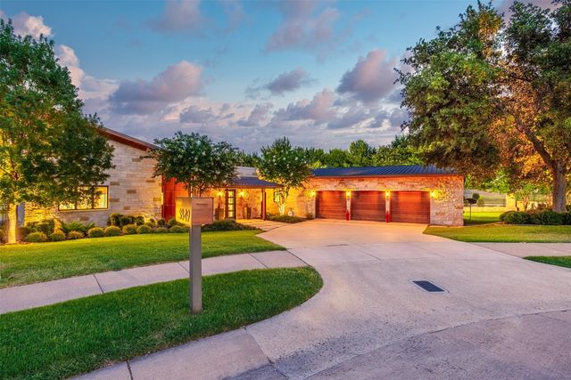 3849 Riverhills View Dr, Fort Worth, TX 76109