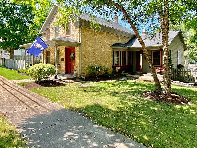 132 W  State St, Burlington, WI 53105
